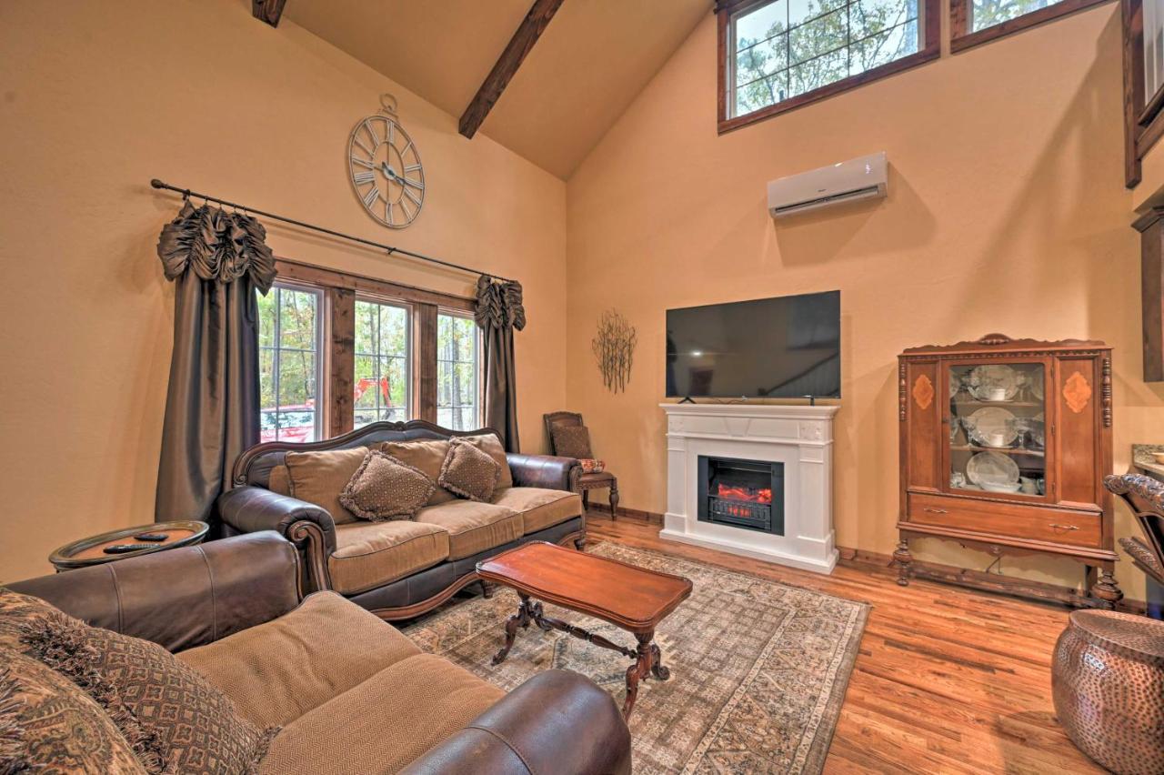 Tudor-Style Broken Bow Cottage With Hot Tub And Decks! Stephens Gap Buitenkant foto