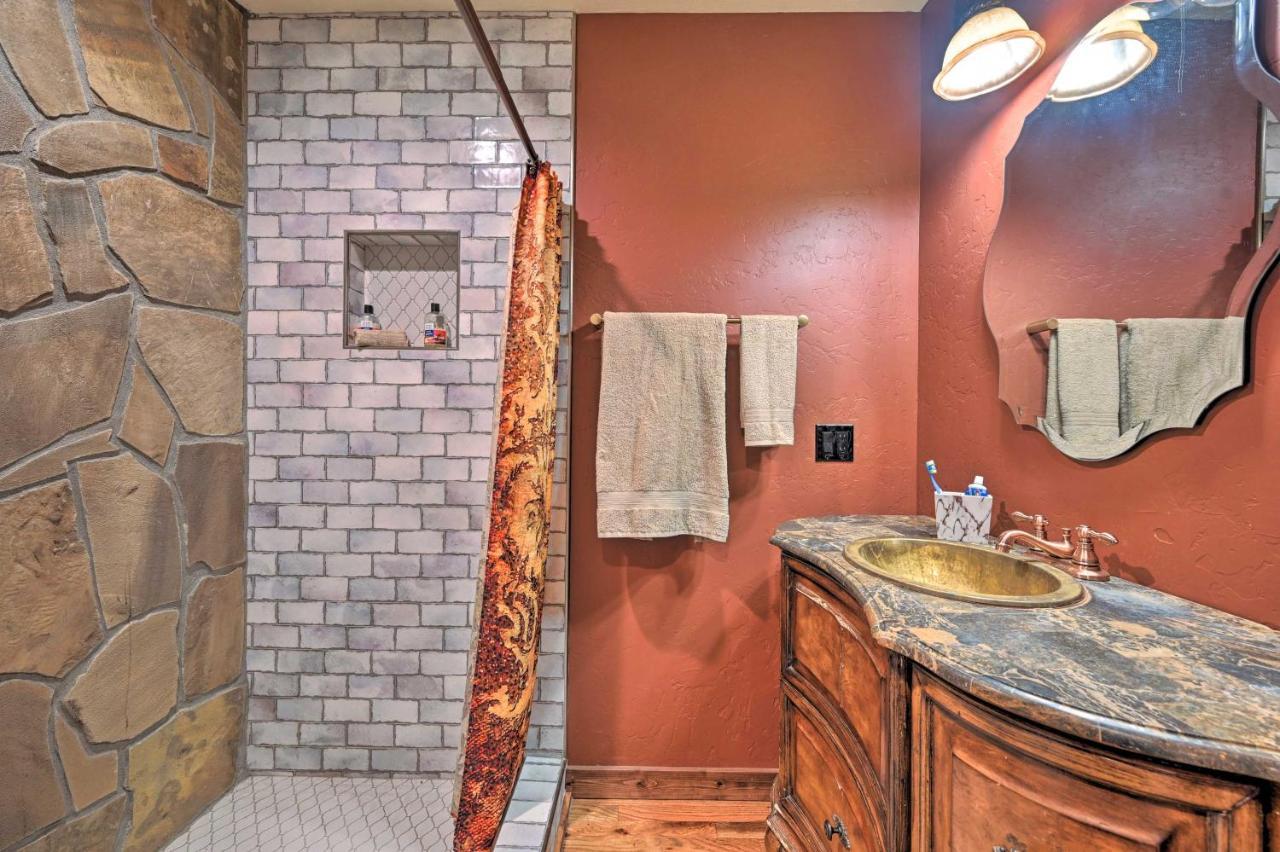 Tudor-Style Broken Bow Cottage With Hot Tub And Decks! Stephens Gap Buitenkant foto